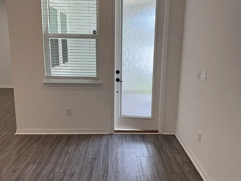 236 Hawthorn Park Cir — Photo 9