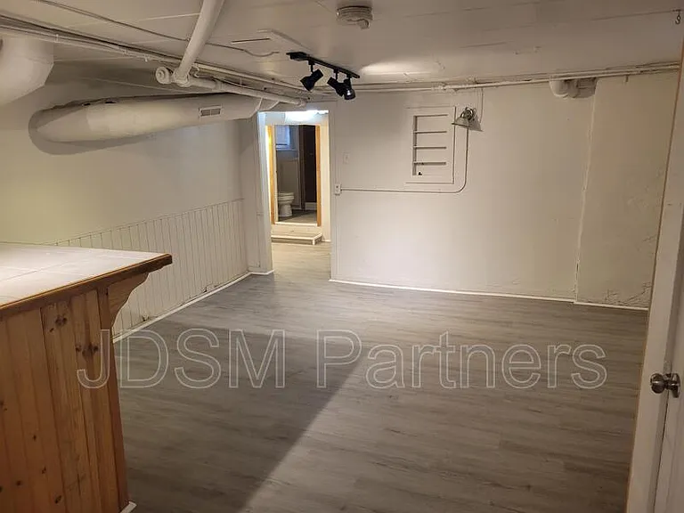 1260 Vine St #6 — Photo 6