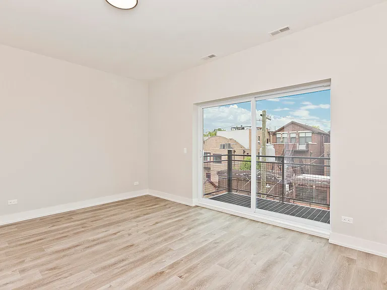 2725 N Ashland Ave #1S — Photo 16