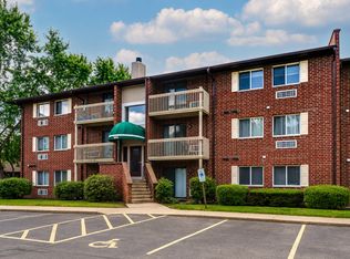 880 N Lakeside Dr APT 3A, Vernon Hills, IL 60061