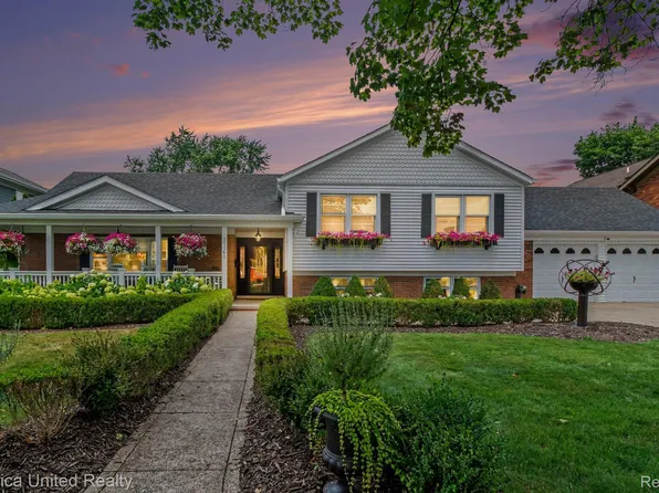 1328 W Ann Arbor Trl, Plymouth, MI 48170
