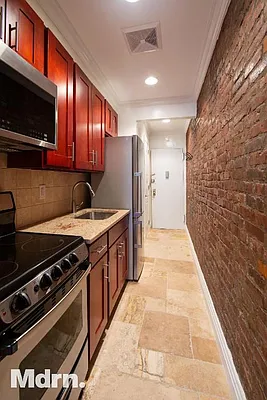 Rented by Mdrn Residential | media 5