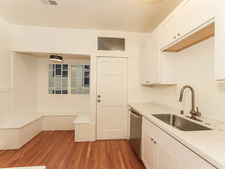 1734 Lincoln St — Photo 12
