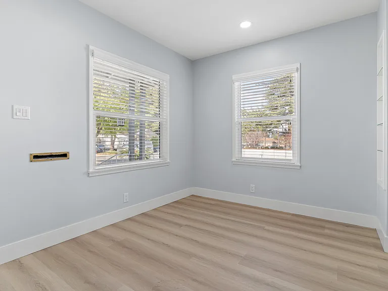 815 Wakefield Ave — Photo 31