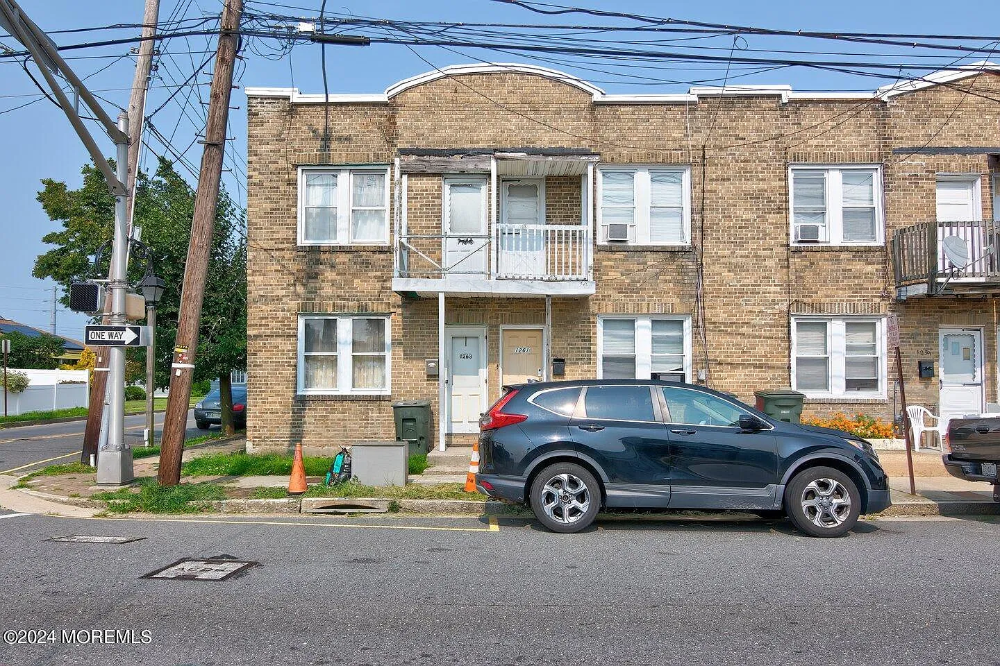 1261 N Ohio Avenue photo 1