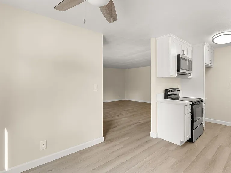 MAGNOLIA WEST APARTMENTS- RIVERSIDE, CA — Photo 76