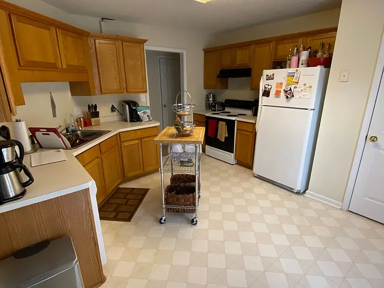 600 Snapfinger Dr — Photo 3