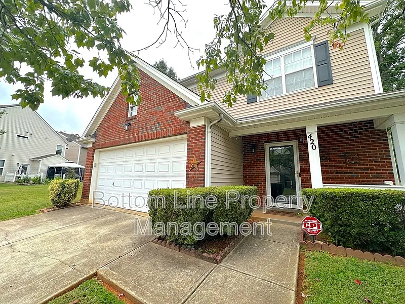 3 bed, 2.5 bath, $2,199 — Photo 2