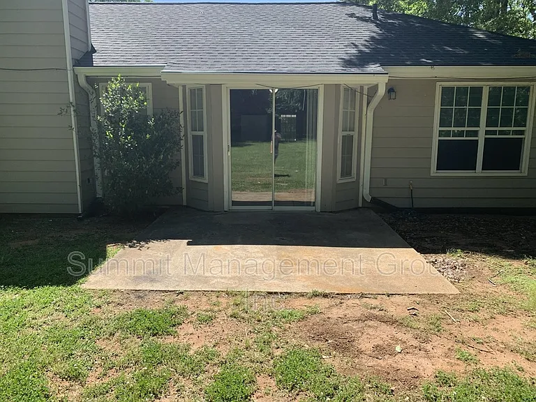 555 Cowan Rd — Photo 21