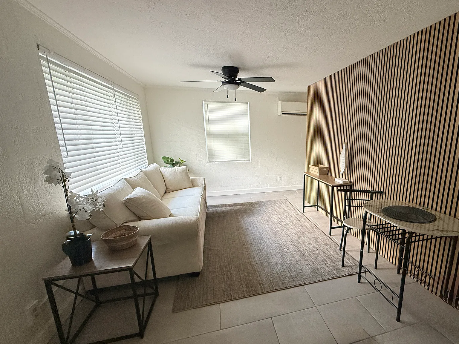 Studio, 520 sqft, $2,100 — Photo 3
