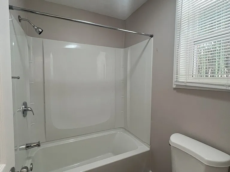 5015 Jacksboro Pike #H — Photo 4