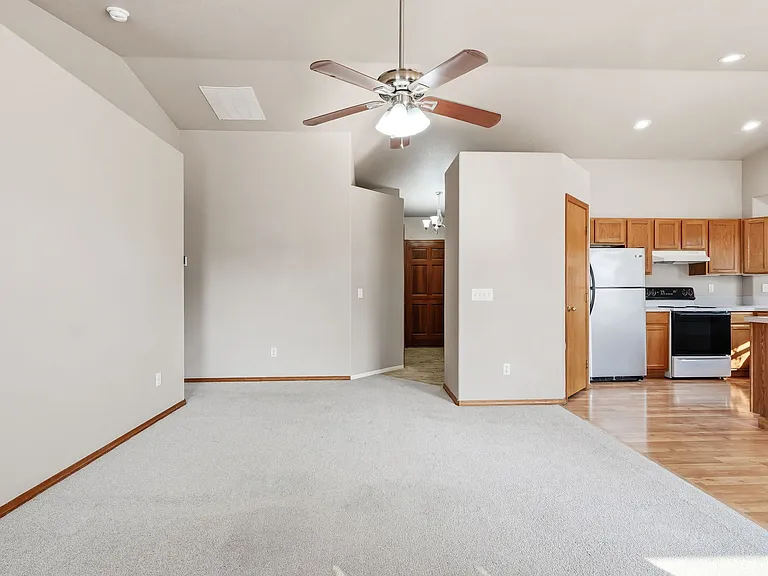 2466 N Stone Pl — Photo 16
