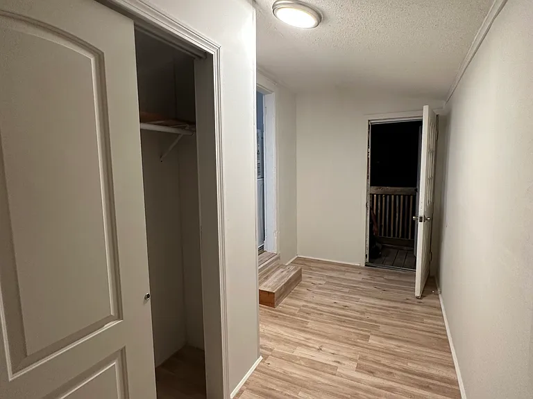 28 Beverly Hts #2 — Photo 10