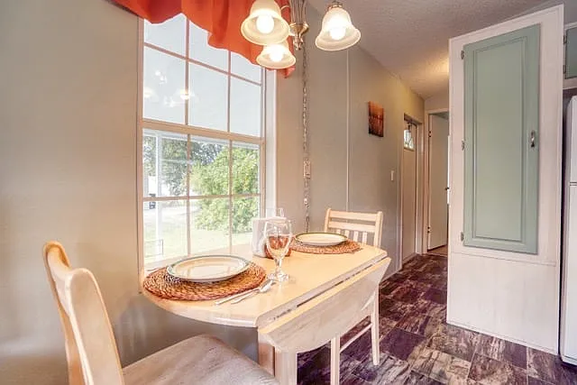 6 Shoreline Ct — Photo 5