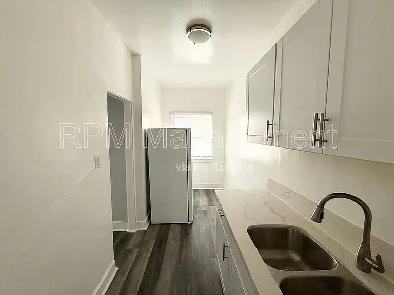 849 S Kenmore Ave #28 — Photo 6