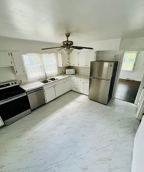 312 Lawndale Ave — Photo 5