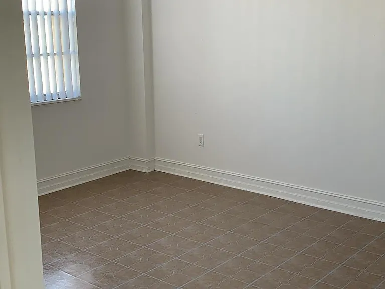 15600 NW 7th Ave #1 — Photo 13
