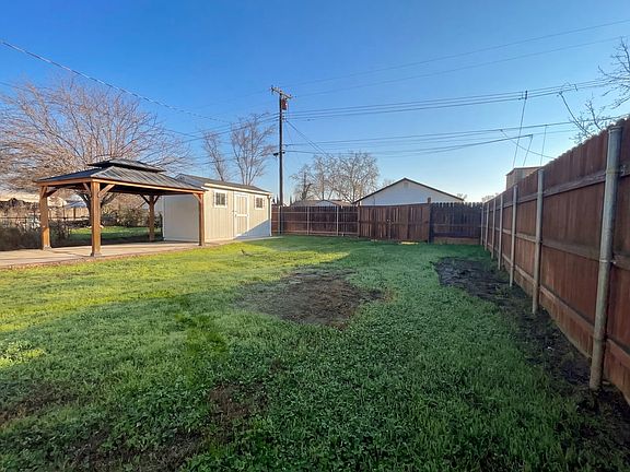 3rd image of 3918 Ivy St