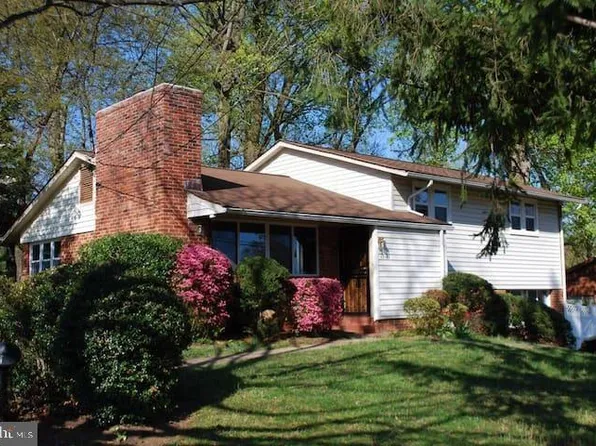 6317 Tone Dr, Bethesda, MD 20817