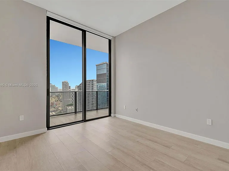 45 SW 9th St #4509 — Photo 14