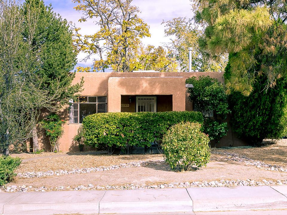 1st image of 2723 Santa Cruz Ave SE