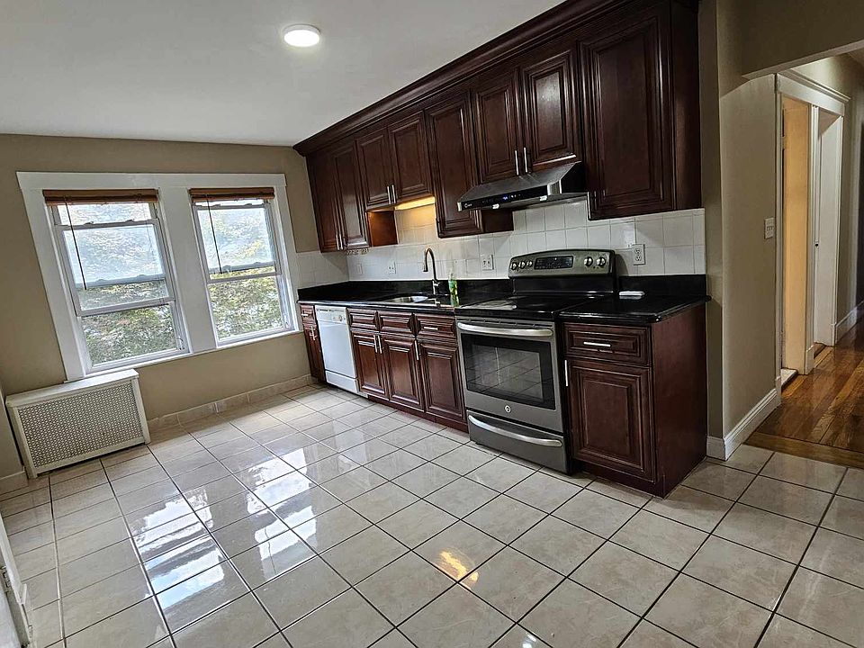 Spacious kitchen
