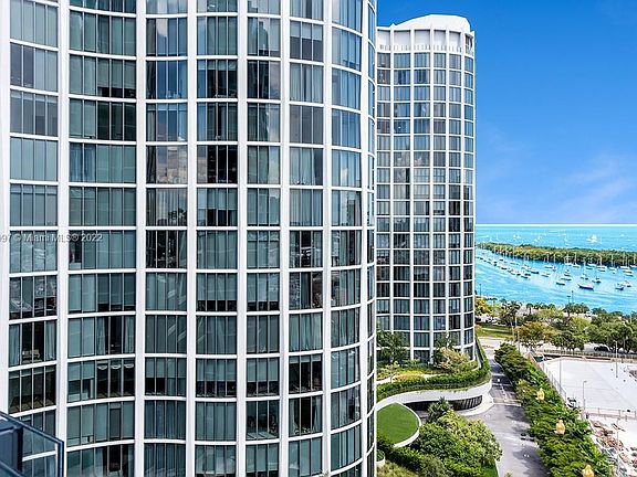 3rd image of 2831 S Bayshore Dr Unit 1402