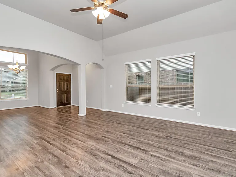 4406 Low Meadow Ln — Photo 5