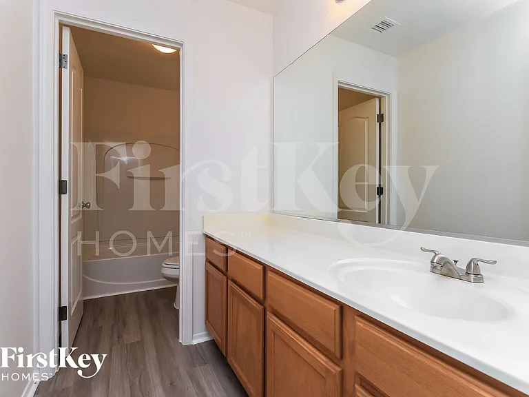 617 E Payton Cir — Photo 13