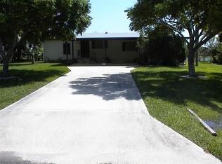 8521 Gull Dr, Englewood, FL 34224