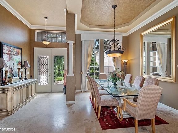 5th image of 8621 Forest Run Ln