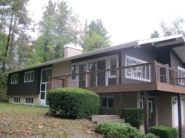 149 Pine Grove Dr, Nelsonville, OH 45764