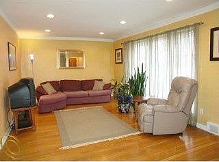 3rd image of 8901 Oak Park Blvd