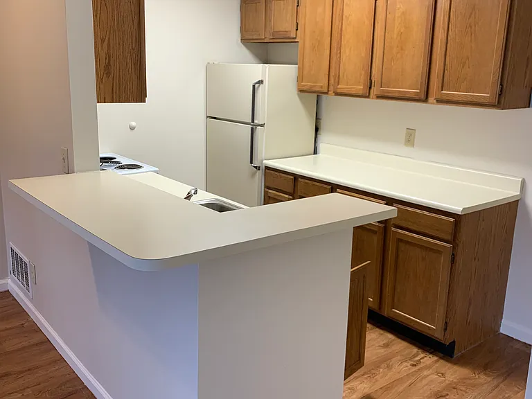 916 N Main St — Photo 12