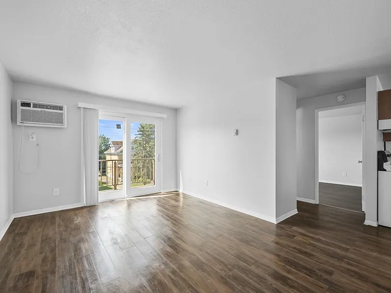3206 Mozart Ave — Photo 5