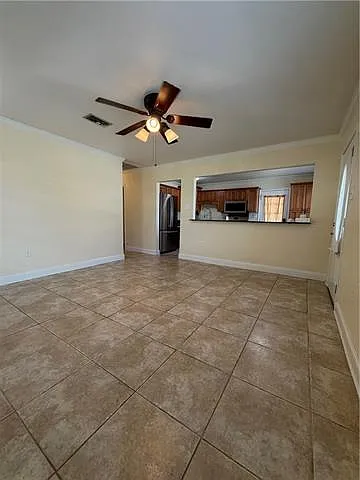 4 bed, 2.0 bath, 1273 sqft, $2,000 — Photo 2