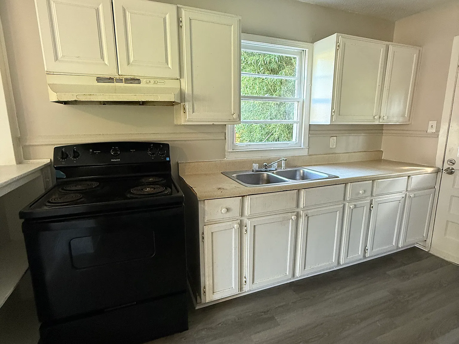 3 bed, 962 sqft, $900 — Photo 3