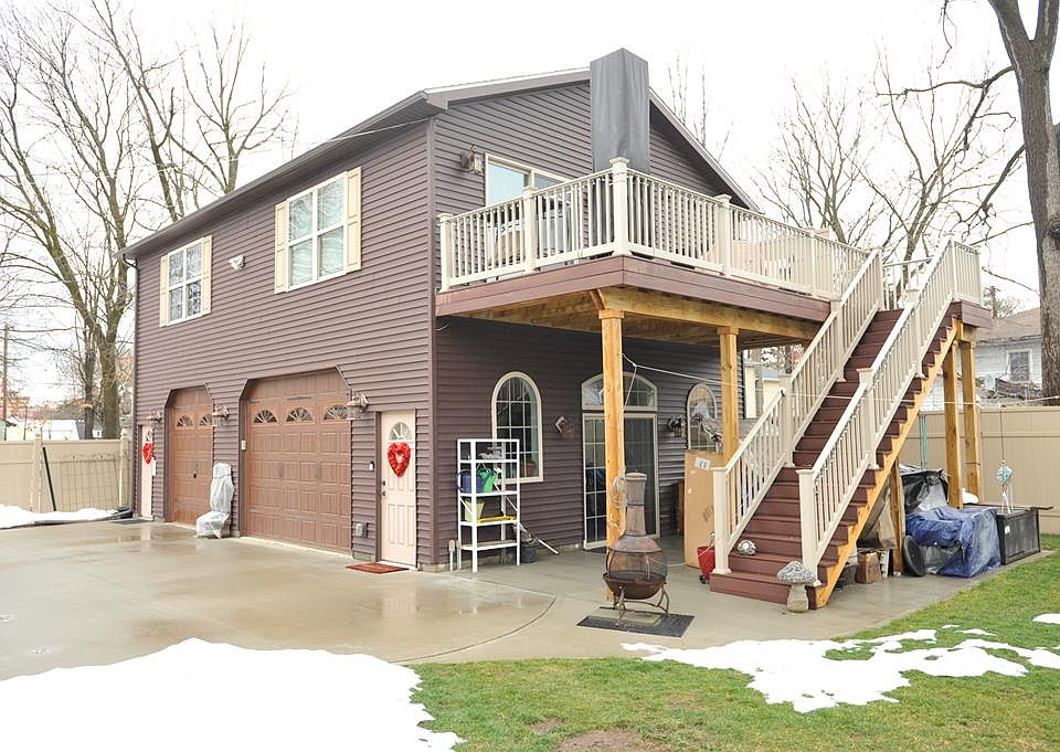 1st image of 210 Steuben St