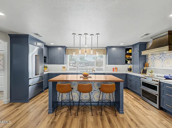 1711 E GRANDVIEW Street, Mesa, AZ 85203