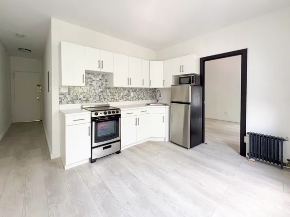 230 East 14th Street image 1 of 10