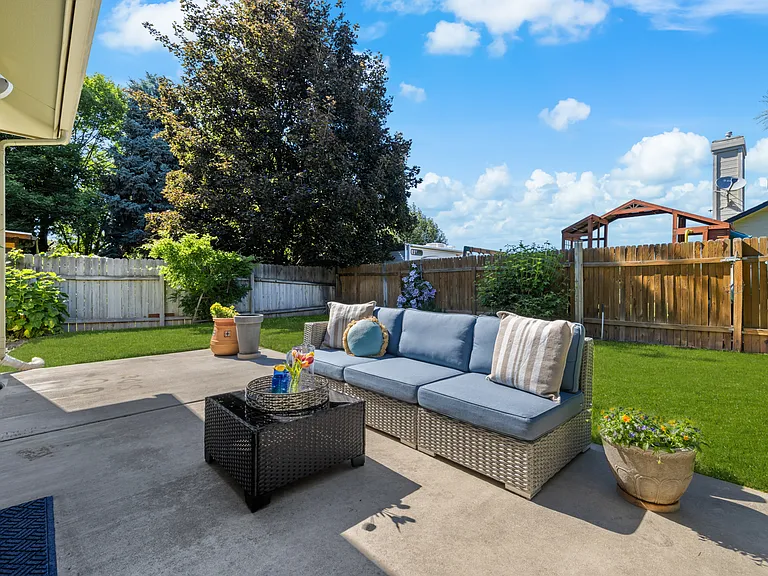1528 E Falconrim Ct — Photo 70