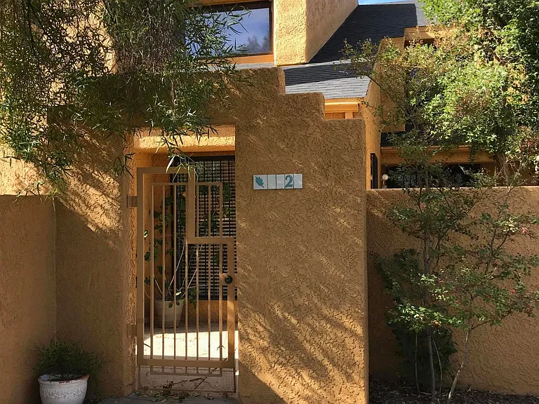 4020 N Weimer Pl — Photo 1