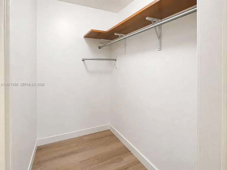 21011 NE 25th Ct — Photo 2