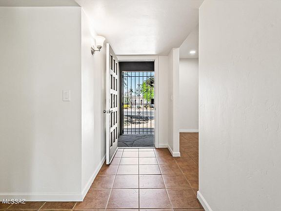 3rd image of 721 S Front Royal Dr