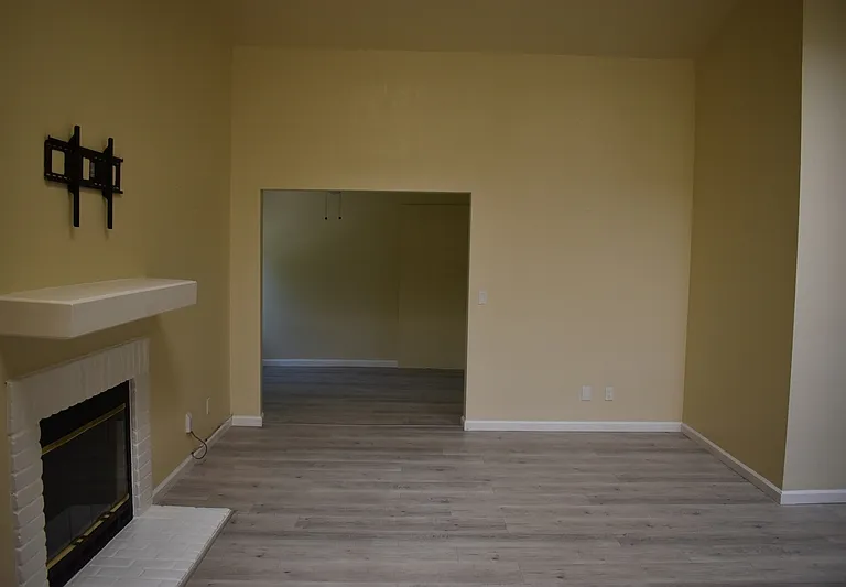 4790 Winona Way — Photo 5