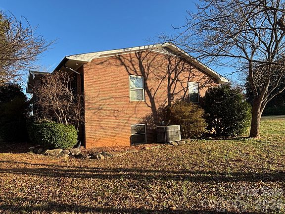 4th image of 150 Old Georgia Rd