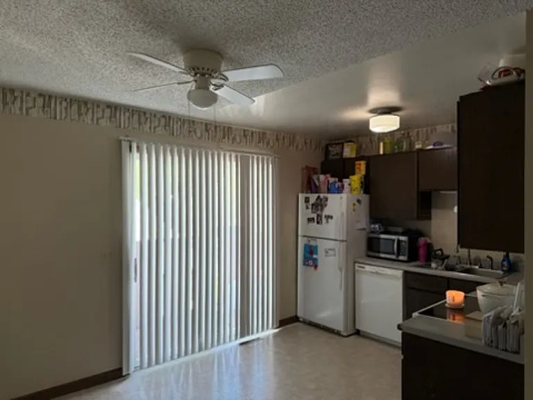 415 Cottonwood Ave — Photo 3