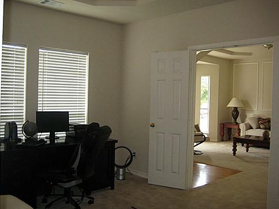 4th image of 138 Hillcrest Dr