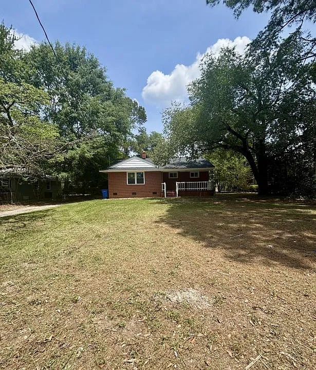 330 Richmond Dr