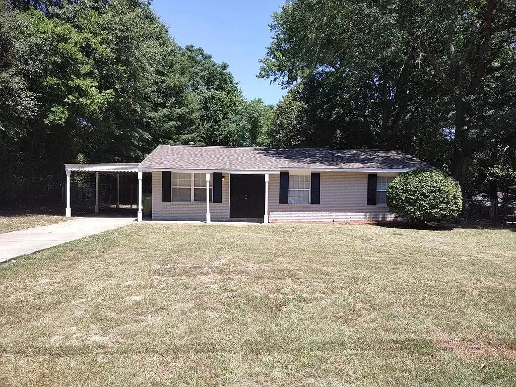 3 bed, 2.0 bath, 984 sqft, $1,335 — Photo 1